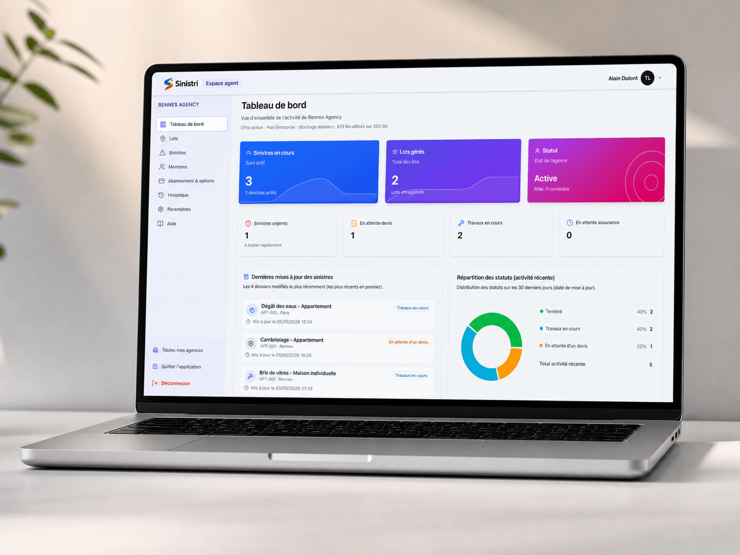 Interface Sinistri : tableau de bord des sinistres avec priorités et suivi des dossiers